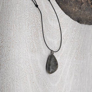 Labradorite Pendant Necklace, Gemstone Protection Healing Crystal Necklace Unisex Pendant, throat chakra, third eye chakra