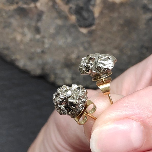 Raw Pyrite Stud Earrings, Healing earrings, raw Iron Pyrite cubes earrings, tiny pyrite earrings, handmade dainty earrings, gem