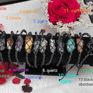 Råkristallmakraméarmband: Läkande ädelsten, justerbart knutet armband