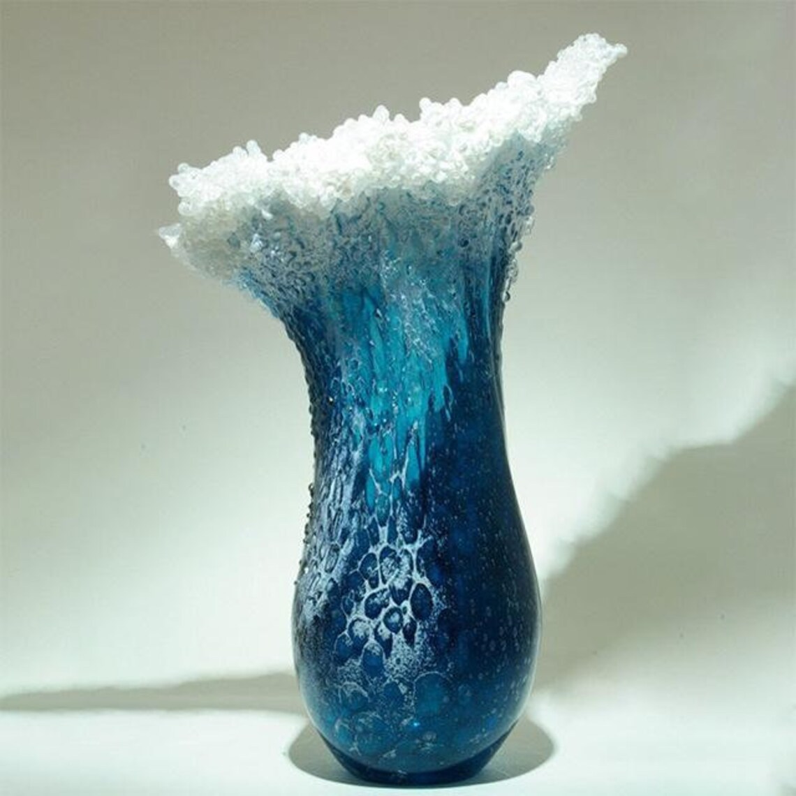 Majestic Wavy Vase Resin Desktop Flower Pot Creactive Resin Etsy
