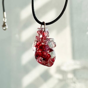 Anatomical Heart Pendant Necklace,Bloody heart Necklace Vampire Jewelry,Gothic ,Bloody Necklace,Horror Halloween Necklace,show your love