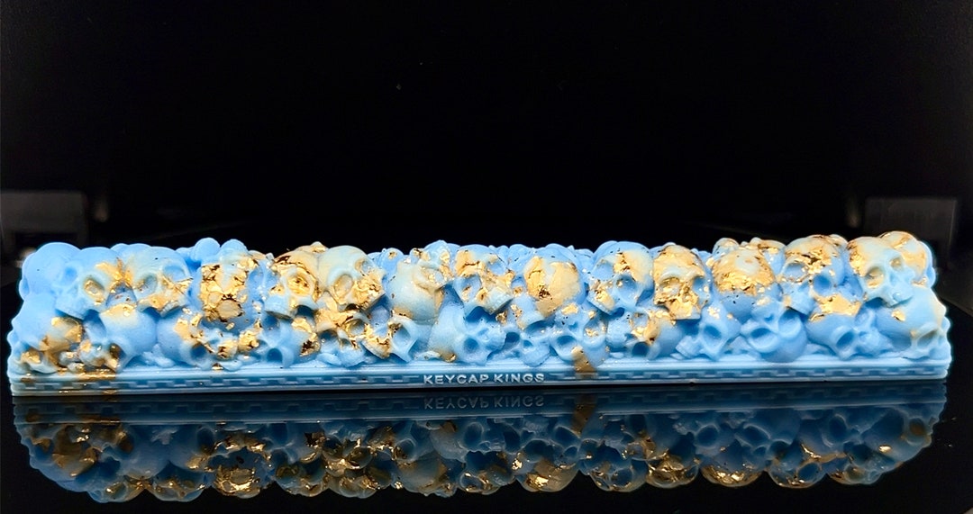 Golden Azure Skull and Bones Spacebar 6.25u for Cherry MX Mechanical