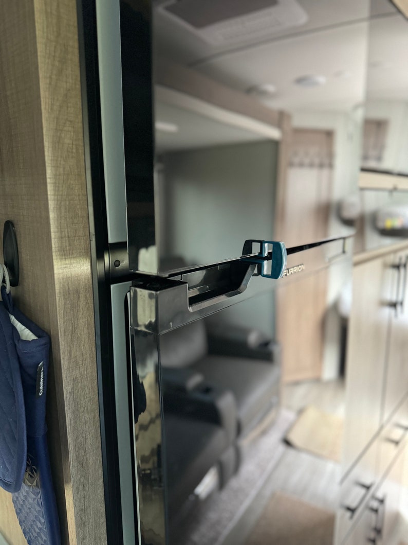 GYOFFULL RV Refrigerator Airing Device Door Prop Clips To Prevent Build - View #5