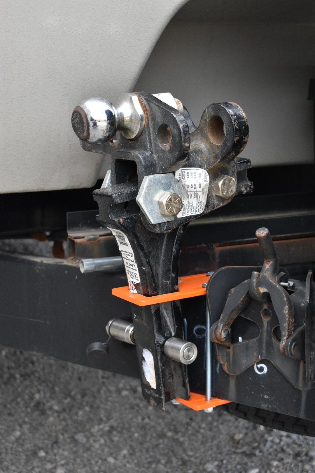 GR Innovations Trailer Hitch Holder Durable Black Anodized Aluminum