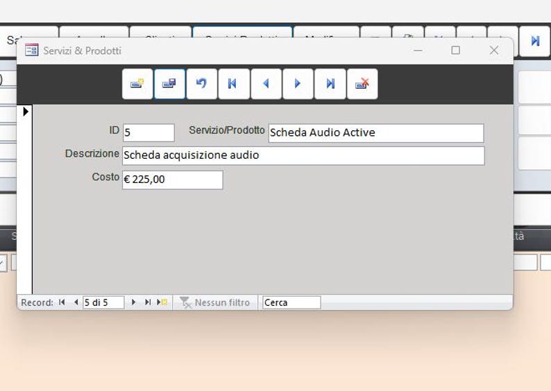 Pode incluir: Uma janela de interface de computador exibe informa&ccedil;&otilde;es do produto. A janela mostra campos para ID, nome do produto, descri&ccedil;&atilde;o e custo. O produto &eacute; uma placa de aquisi&ccedil;&atilde;o de &aacute;udio, com um custo de &euro;225,00. A interface inclui controles de navega&ccedil;&atilde;o e pesquisa.