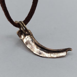 Celtic Claw Amulet / Celtic Artifacts / Celtic Beast / Hunter&#39;s Amulet / Celtic Pendant / Celtic Amulet / Celtic Jewelry
