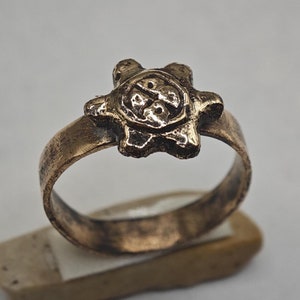 Authentieke Vikingring / Echte middeleeuwse bronzen ring / Vikingkunstvoorwerpen / 10e-12e eeuw Maat 19 mm (VS 9)