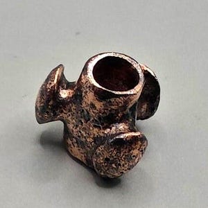 Ancient Celtic Triquetra pendant. Celtic amulet. Triquetra amulet. Wicca pendant. Celtic jewelry. La Tene. Celtic artifact.