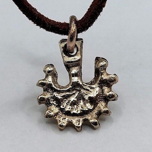 Medieval pendant in the shape of a lily / Medieval pendant / Medieval lily pendant / Medieval artifacts