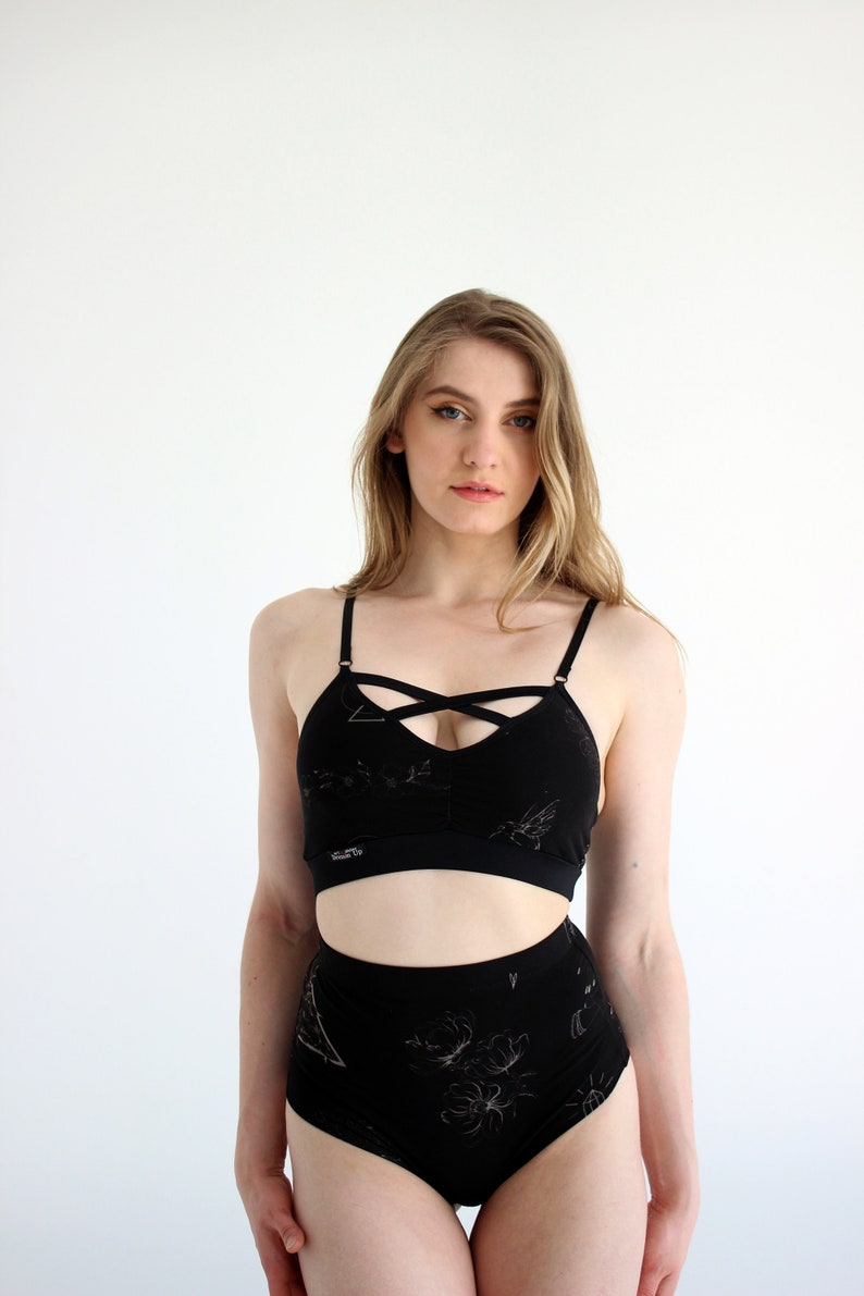 High waisted shorts, Twerk shorts, womens pole shorts, black pole shorts, black twerk shorts, pink twerk shorts, pole dance cleidung, Stripper Outfits, yoga shorts, burning man, shorts festival, short shorts, shortsit twerkille