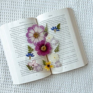 Insert floral de vraies fleurs sauvages pour Kindle Accessoires pour livres numériques Kindle Cottagecore, esthétique printanière Cadeau pour amoureux des livres Cadeau pour elle image 3