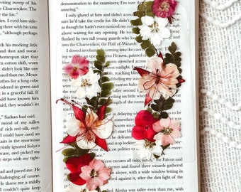 Pink/White Wildflower Bookmark | Real Dried Flowers | Pretty Bookmark for Women | Gift Idea for Book Lover | Custom Handmade Bookmark