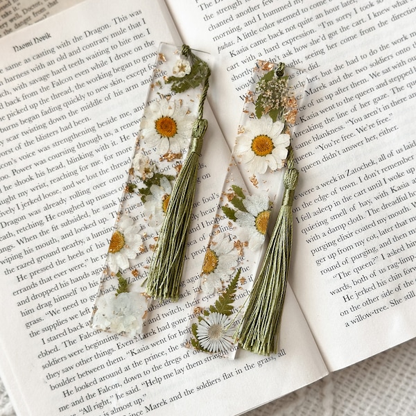 White Daisy Spring Wildflower Resin Bookmark | Real Dried Flowers | Bookmark for Women  | Gift Idea | Custom Bookmark