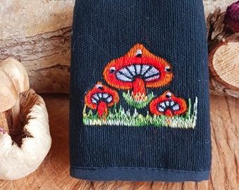 Embroidered Cotton Wallet | Mushroom