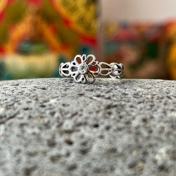 Stone on sale toe rings