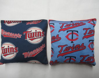 Show Your Twins Pride Anywhere With This 8-Piece Cornhole Bean Bag Set – Top Quality & Regulation Size For Tailgates Or Backyard Fun!