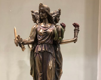 Statue der griechischen Göttin Hekate