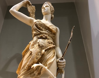 Die griechische Göttin Artemis ~ Göttin der wilden Tiere, der Jagd, der Pflanzenwelt und der Geburt