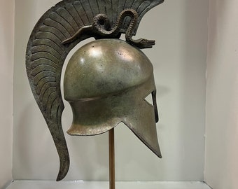 ローマ軍 コリント 兜 古代ギリシャ ancient Greece 青銅 コリント式の青銅製の古風な兜、紀元前600〜575年頃（青銅）