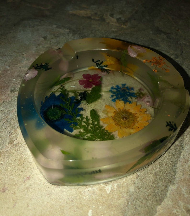 Flower Petal Ashtray Glow in the Dark