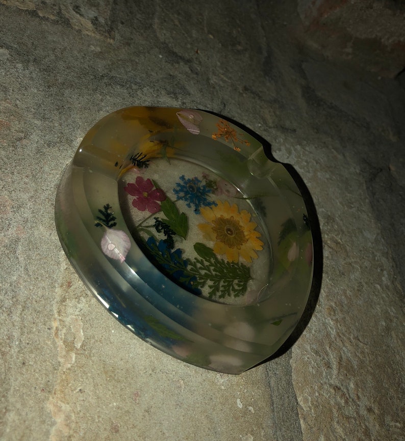 Flower Petal Ashtray Glow in the Dark