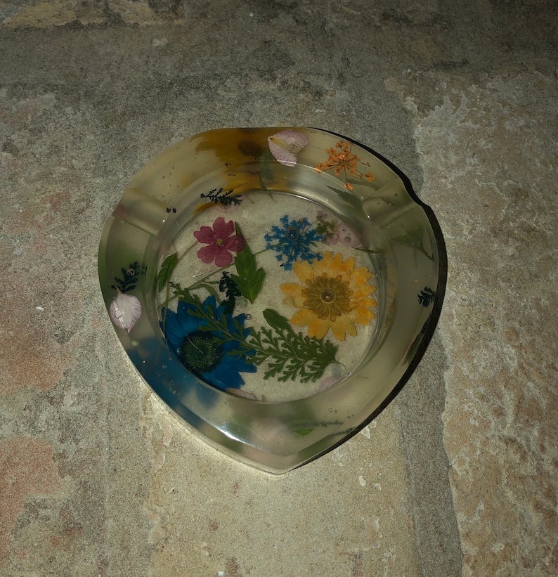 Flower Petal Ashtray Glow in the Dark