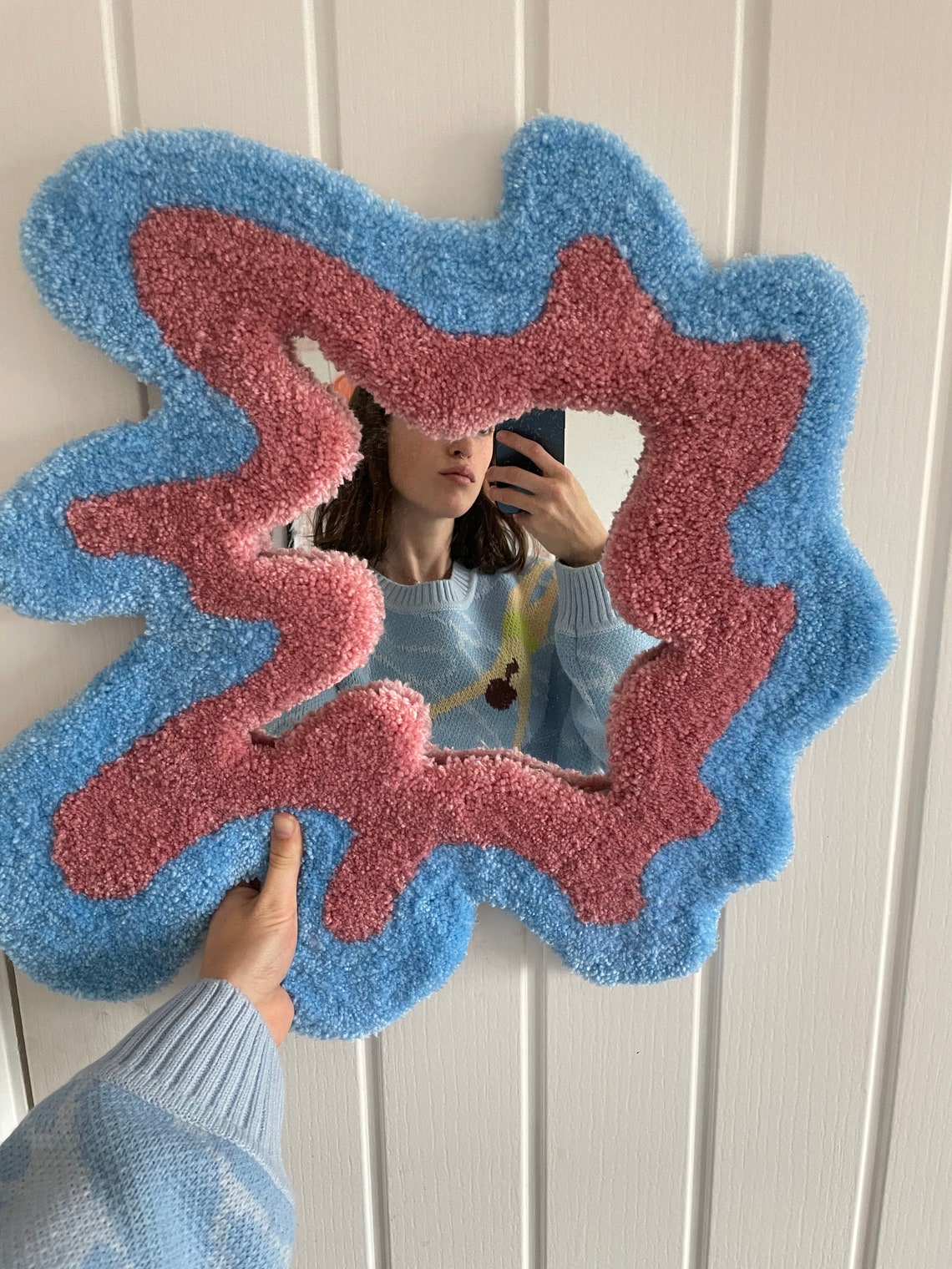 Tufted wavy rug mirror 50x50cm custom order dispatch mid/end Etsy