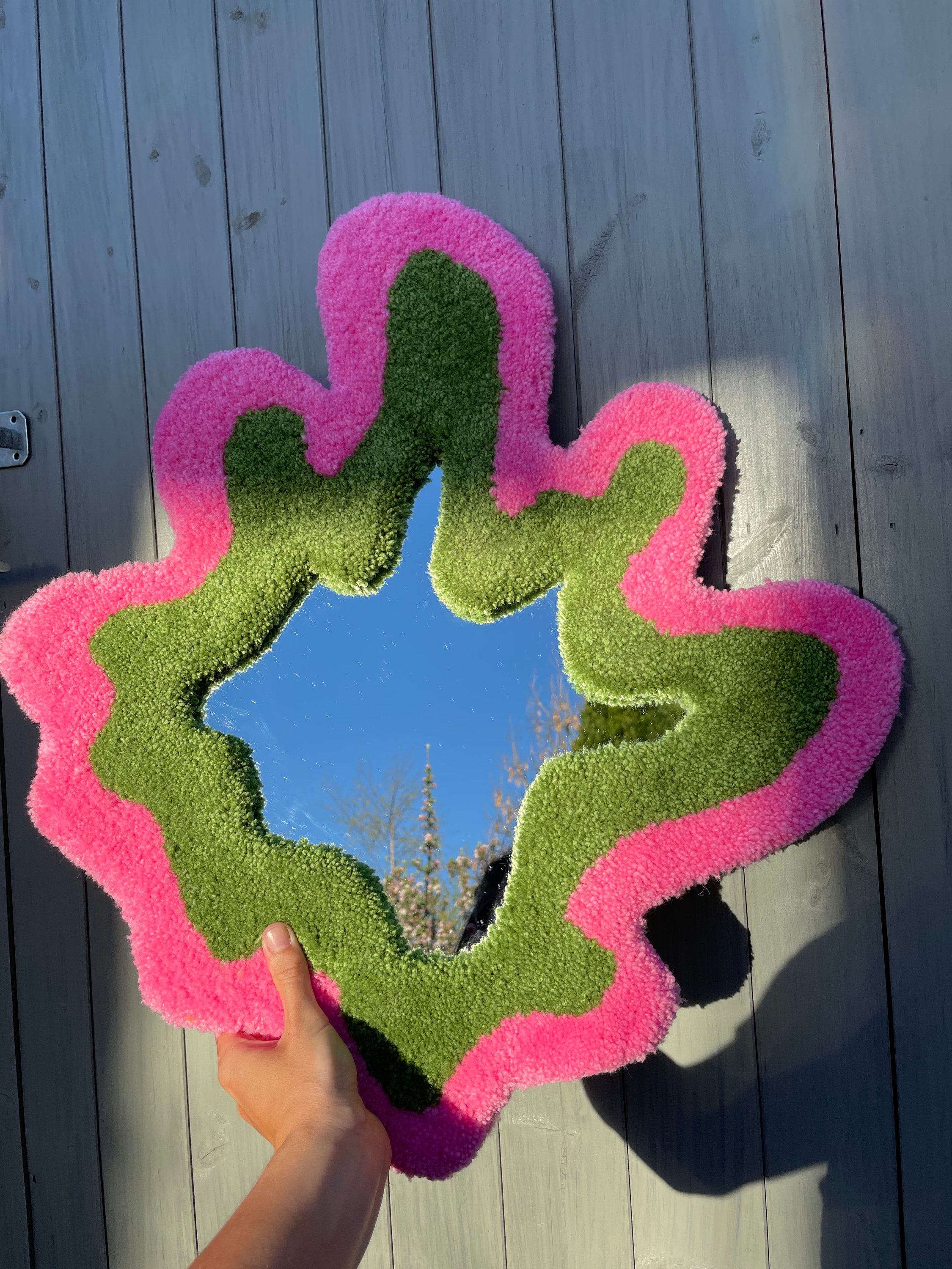 Tufted wavy rug mirror 50x50cm custom order dispatch mid/end Etsy