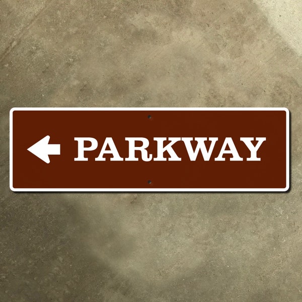 Parkway left arrow National Park Service highway road sign marker Blue Ridge Natchez Trace