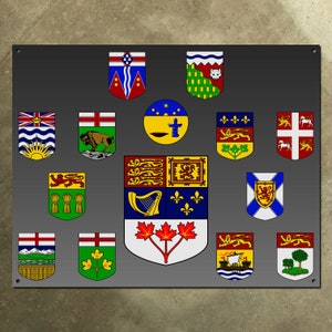 Puede incluir: Una colección de 12 escudos heráldicos coloridos que representan las provincias y territorios de Canadá. Los escudos están dispuestos en una cuadrícula sobre un fondo gris oscuro. Los escudos presentan varios símbolos, incluidos animales, plantas y formas geométricas.