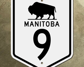 Znak drogowy na autostradzie prowincjonalnej Manitoba 9 Kanada 1951 bizon bawół