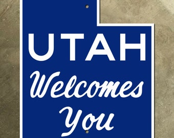 Utah Welcomes You state line highway marker road sign 1970s blue