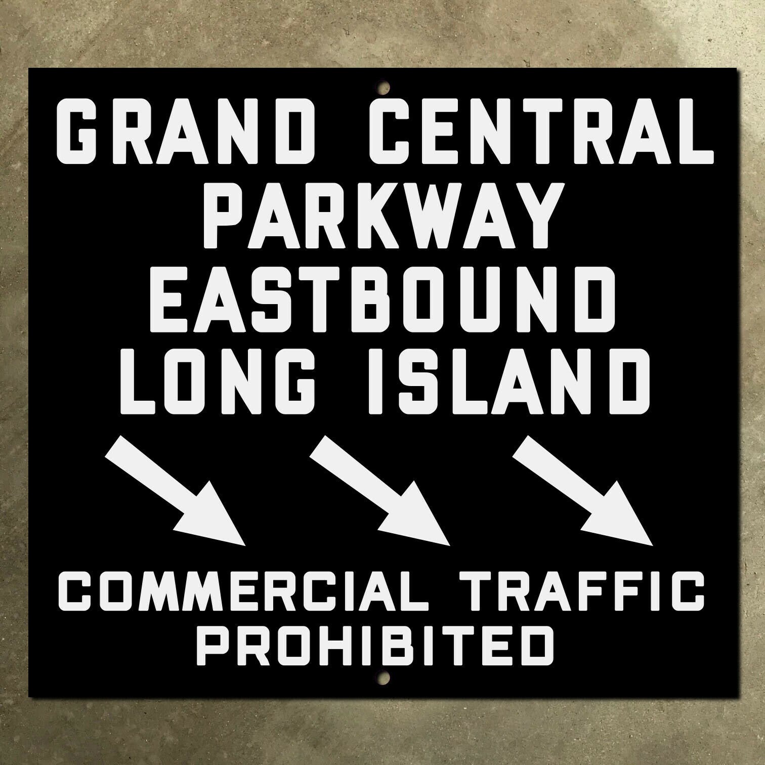 Highway Sign To Grand Central Parkway Stock Photo - Download Image