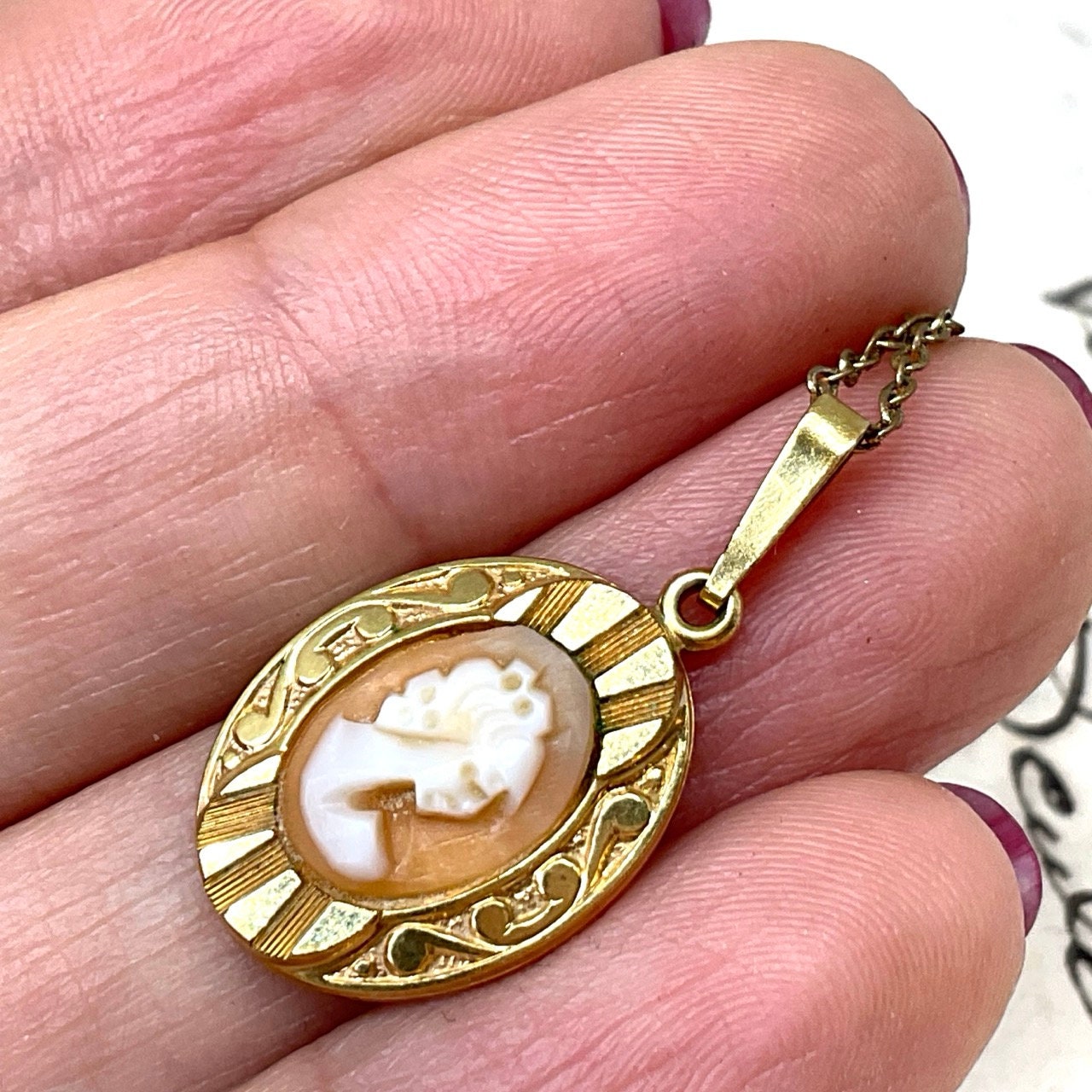 ヴィンテージ カメオペンダントネックレス シェル ゴールド アンティークレトロ① ヴィンテージ カメオペンダントネックレス シェル ゴールド