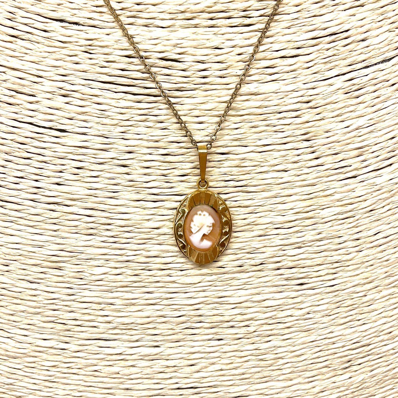 ヴィンテージ カメオ ペンダント ネックレス | ロールド ゴールド