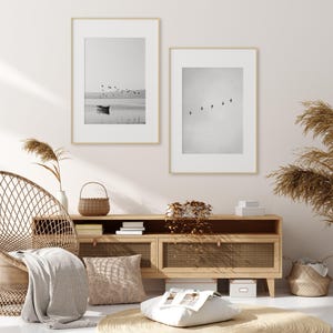 Druckbares Set aus 2 schwarzweißen Seebildern, Vogelschwarm Druck, Küstenlandschaft, Vogelschwarm Fotografie Bild 4