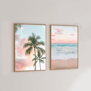 印刷可能なパステルカラーの海岸沿いのウォールアート、トロピカルプリント2枚セット、ヤシの木の写真、パステルカラーのビーチポスター、コテージの装飾、デジタルダウンロード