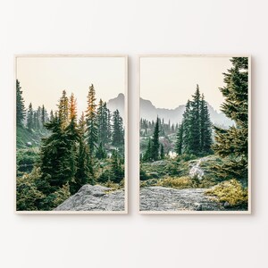 Berg 2er Set Prints, druckbare Natur Landschaft 2 Stück Wandkunst, grüne Naturfotografie Set, nordischer Wald Poster, digitaler Download
