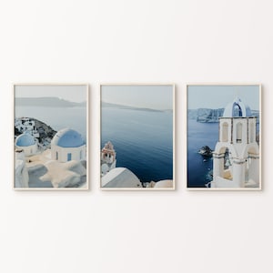 Arte de pared imprimible de 3 piezas de Santorini, Grecia, conjunto de 3 impresiones de estilo bohemio de Grecia, fotografía minimalista del Mediterráneo, juego de pósteres de viajes costeros