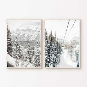 Druckbares Winter-Thema-Set mit 2 Drucken, nordische Naturlandschaft, Wandkunst, verschneites Weihnachtsplakat, Winter-Schneewald 2-teilig Wandkunst