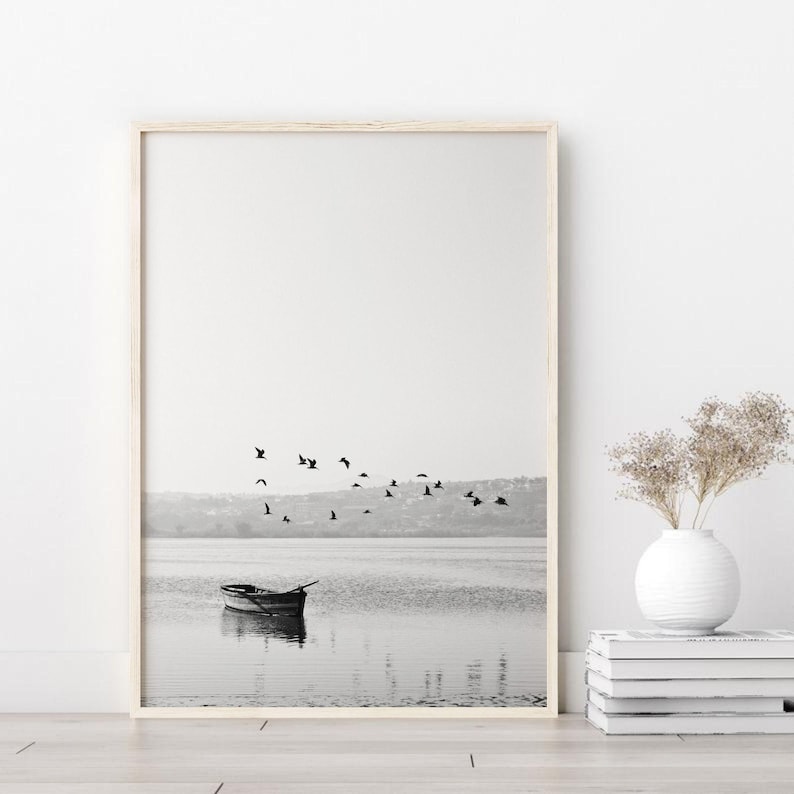 Druckbares Set aus 2 schwarzweißen Seebildern, Vogelschwarm Druck, Küstenlandschaft, Vogelschwarm Fotografie Bild 3