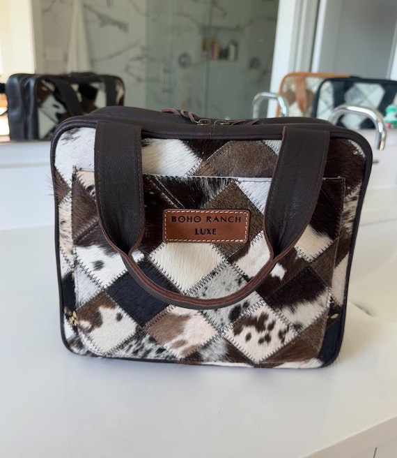 42 travel hanging toiletry bag 42 TRAVEL HANGING TOILETRY BAG ( makeup etc) BLACK & WHITE Excellent  condition