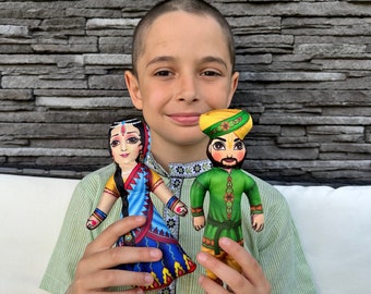 Nanda Yasoda Dolls, Vaishnav Hindu God Toys, Vrindavan Dolls, Set of 2