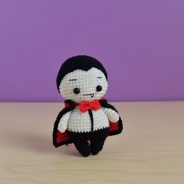 Small vampire amigurumi pattern | Mini halloween crochet pattern | Handmade vampire crochet keychain tutorial | PDF file