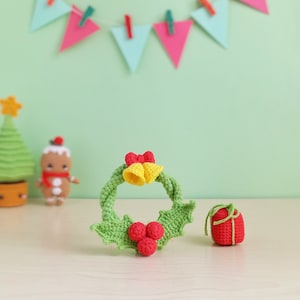 Christmas decoration crochet pattern | Festive Xmas ornament amigurumi | Holly plant tutorial | Mini gift DIY | PDF file