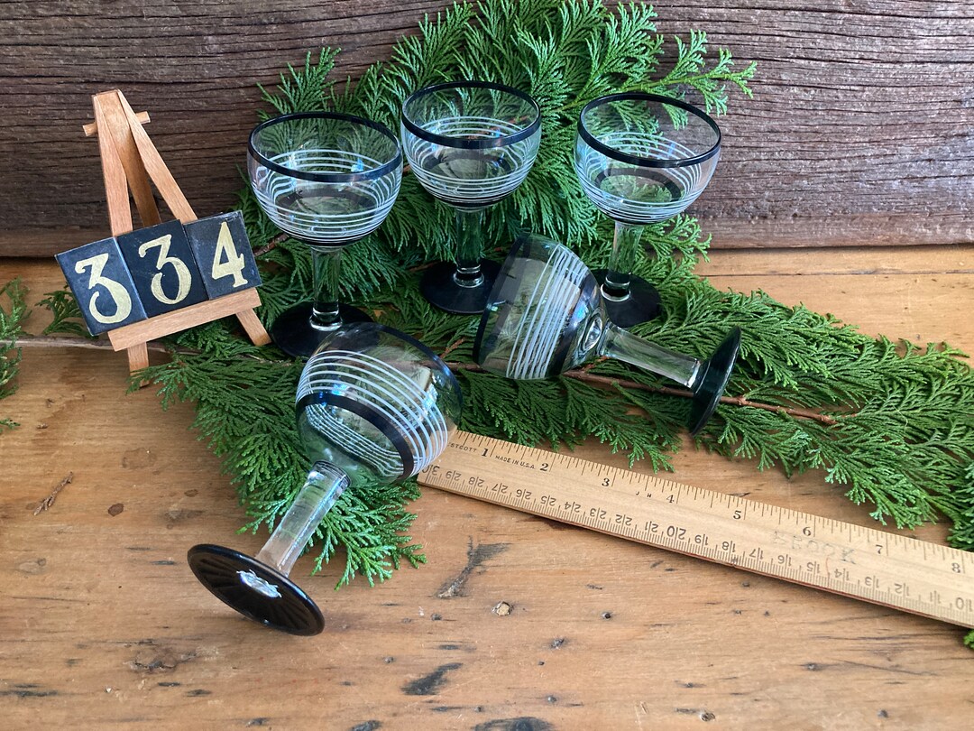 334 Set of 5 Vintage Small Etched Wine Glasses/cordial Etsy