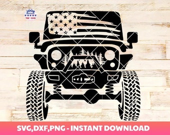 Könnte beinhalten: Schwarze Silhouette eines Jeeps mit einer amerikanischen Flagge auf der Windschutzscheibe und einer Waldszene auf dem Kühlergrill.