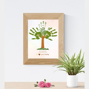 Baum Handabdruck Kunst Handarbeit | Vatertag Handabdruck Geschenke für Papa von Tochter Sohn | Vatertagsgedicht Geschenk | Aus winzigen Samen wachsen mächtige Bäume