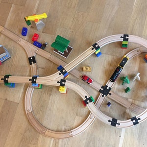 4-track crossing for wooden train Brio Lillabo image 4