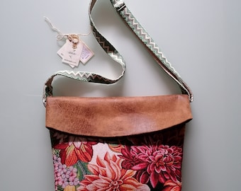 Accessories - Handmade Gobelin fabric bag with "Frida Flowers" motif